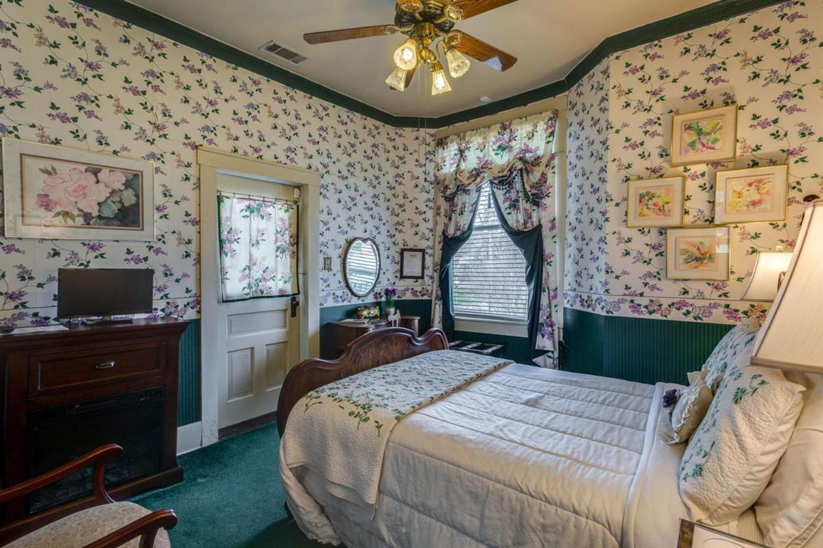 Four Winds Victorian Venue & Suites Bonham Exterior foto