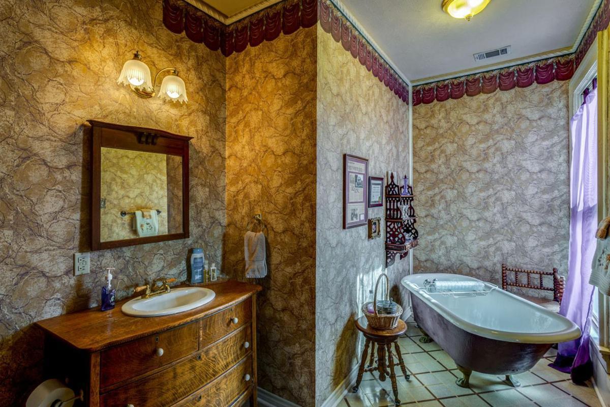 Four Winds Victorian Venue & Suites Bonham Quarto foto