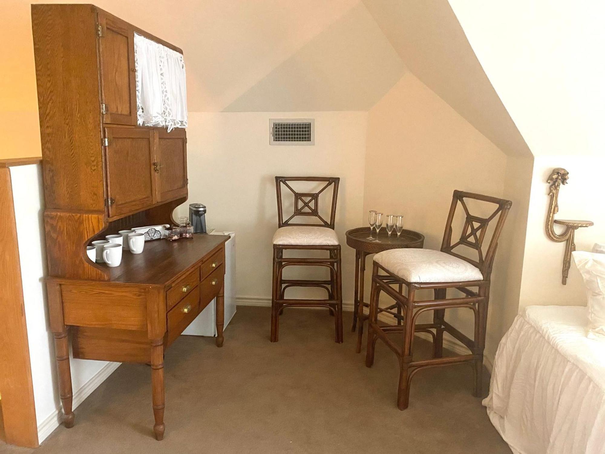 Four Winds Victorian Venue & Suites Bonham Quarto foto